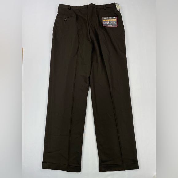 Haggar Dress Pants Men’s 38x34 Brown Pleated Freedom Wrinkle Resistant NWT - Picture 1 of 7
